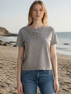 EUC Ecote Urban Outfitters Women’s Acid-Wash Grey T-Shirt Floral Cutout Large